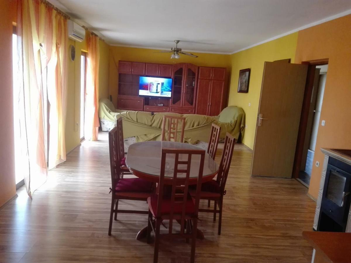 Apartment Luka Trogir Exterior foto